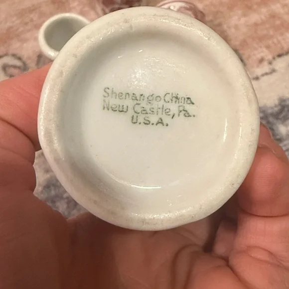 Shenango China Restaurant Red Avon Floral Pattern Mini Creamer Set of Four - Picture 2 of 5